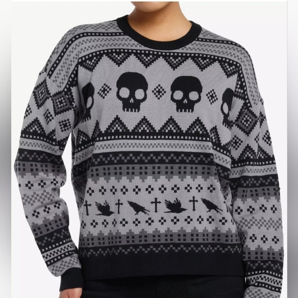 SOCIAL COLLISION SKULL & RAVEN GRANDPA STYLE SWEATER. WOMEN'S SIZE MEDIUM. GOTH